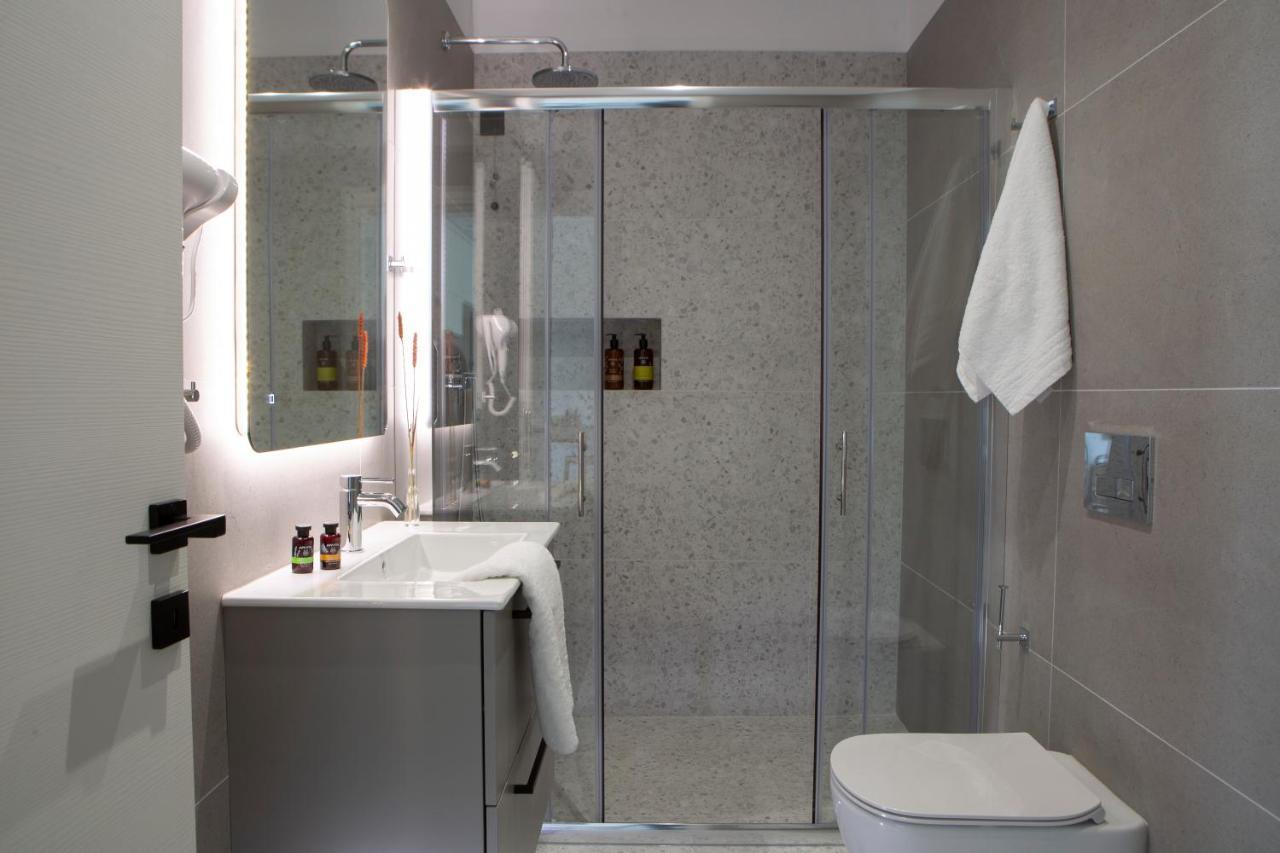 Achillion Suites Lefkada City Bagian luar foto