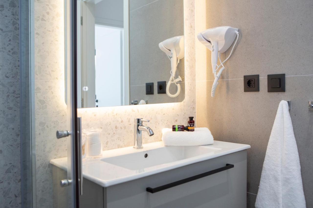 Achillion Suites Lefkada City Bagian luar foto