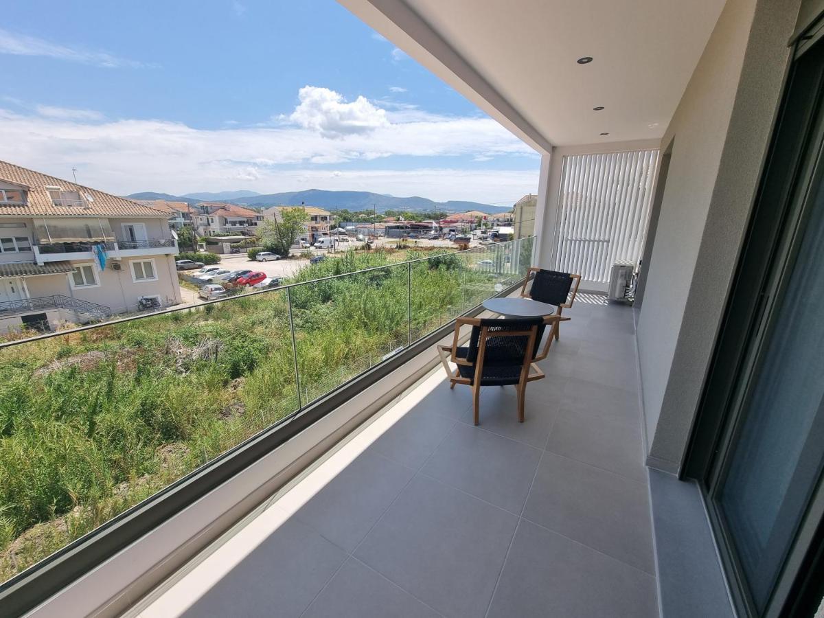 Achillion Suites Lefkada City Bagian luar foto