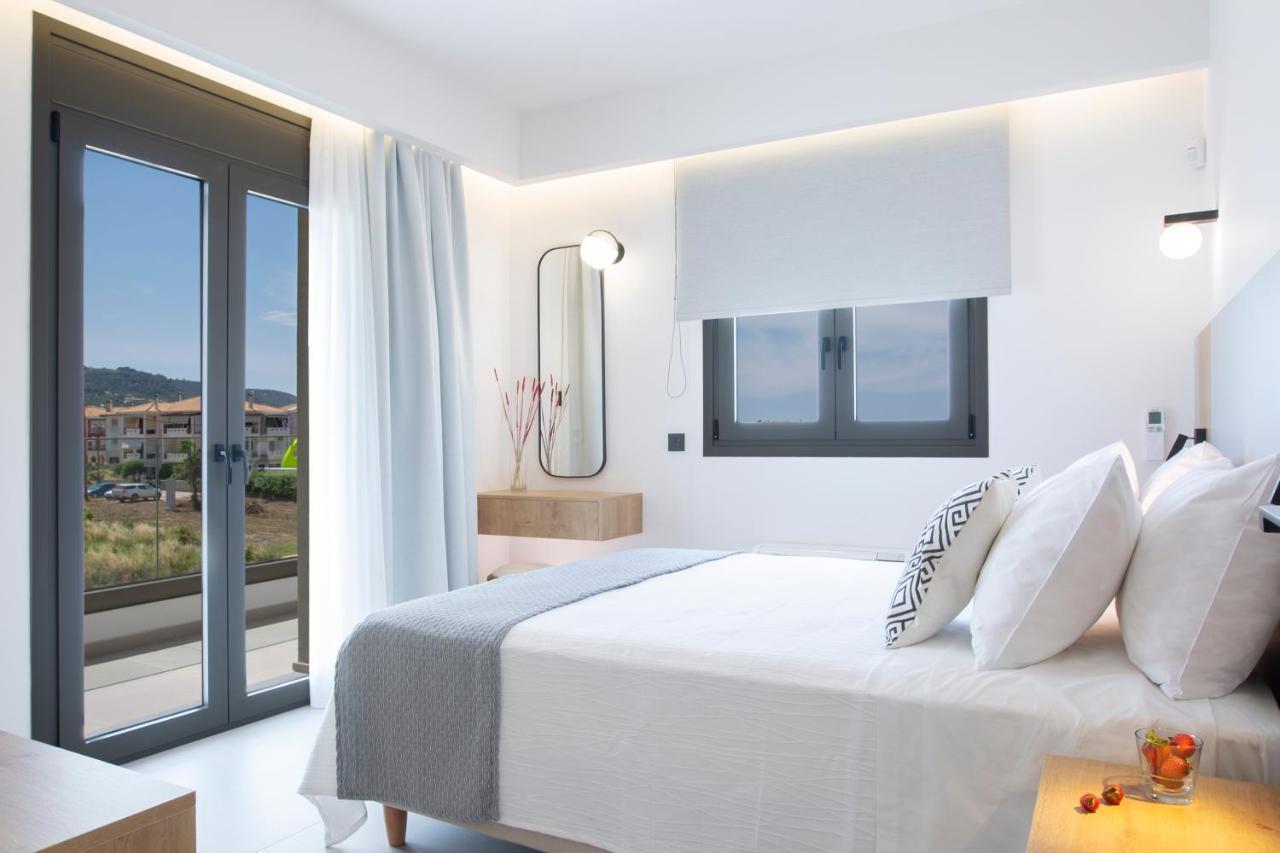 Achillion Suites Lefkada City Bagian luar foto