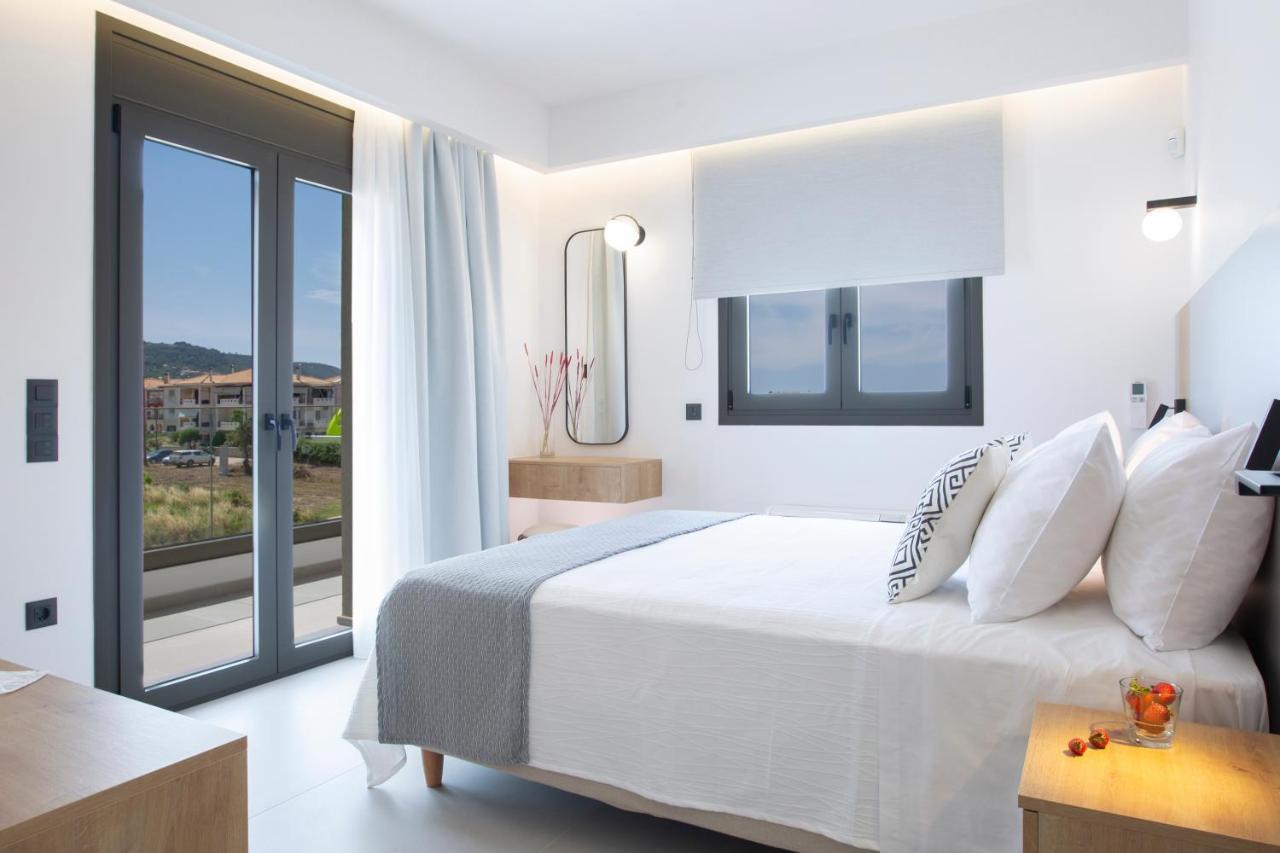 Achillion Suites Lefkada City Bagian luar foto