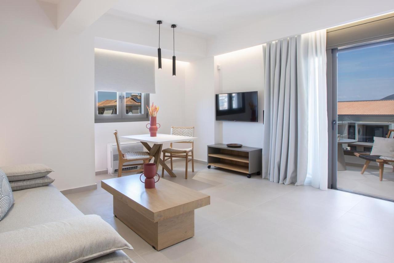 Achillion Suites Lefkada City Bagian luar foto