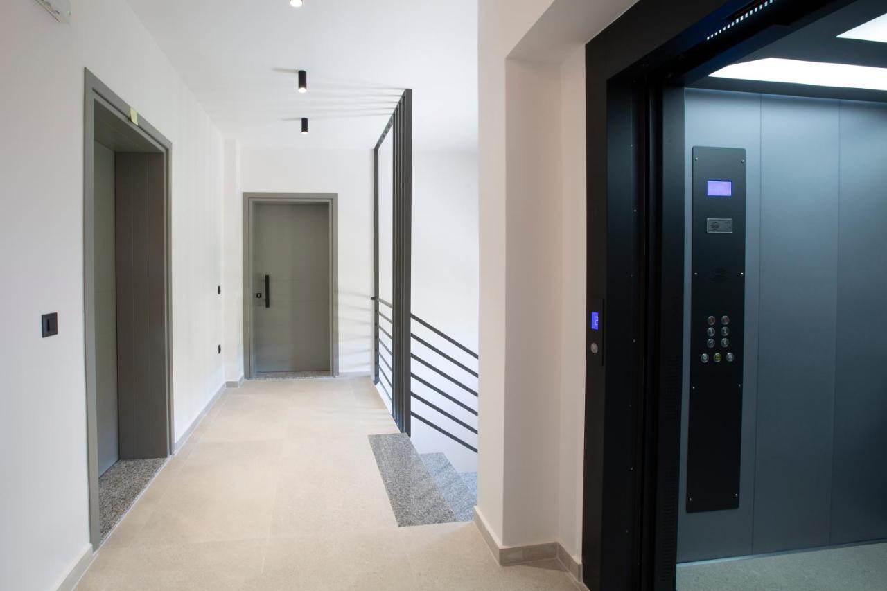 Achillion Suites Lefkada City Bagian luar foto