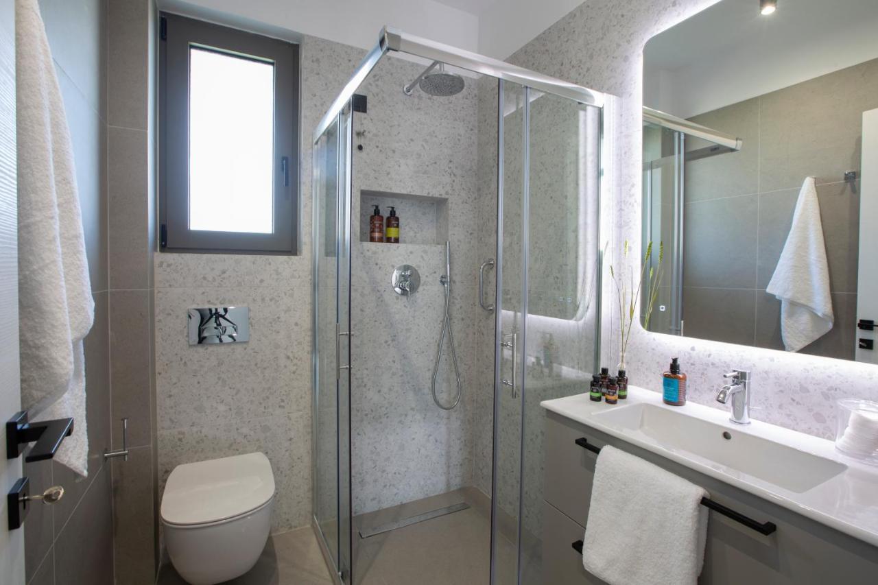 Achillion Suites Lefkada City Bagian luar foto