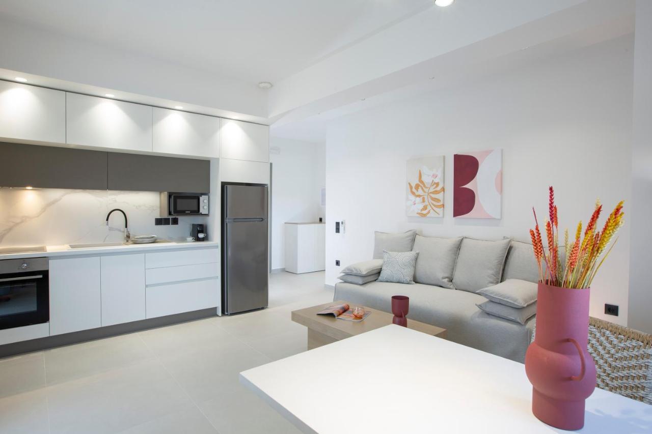 Achillion Suites Lefkada City Bagian luar foto
