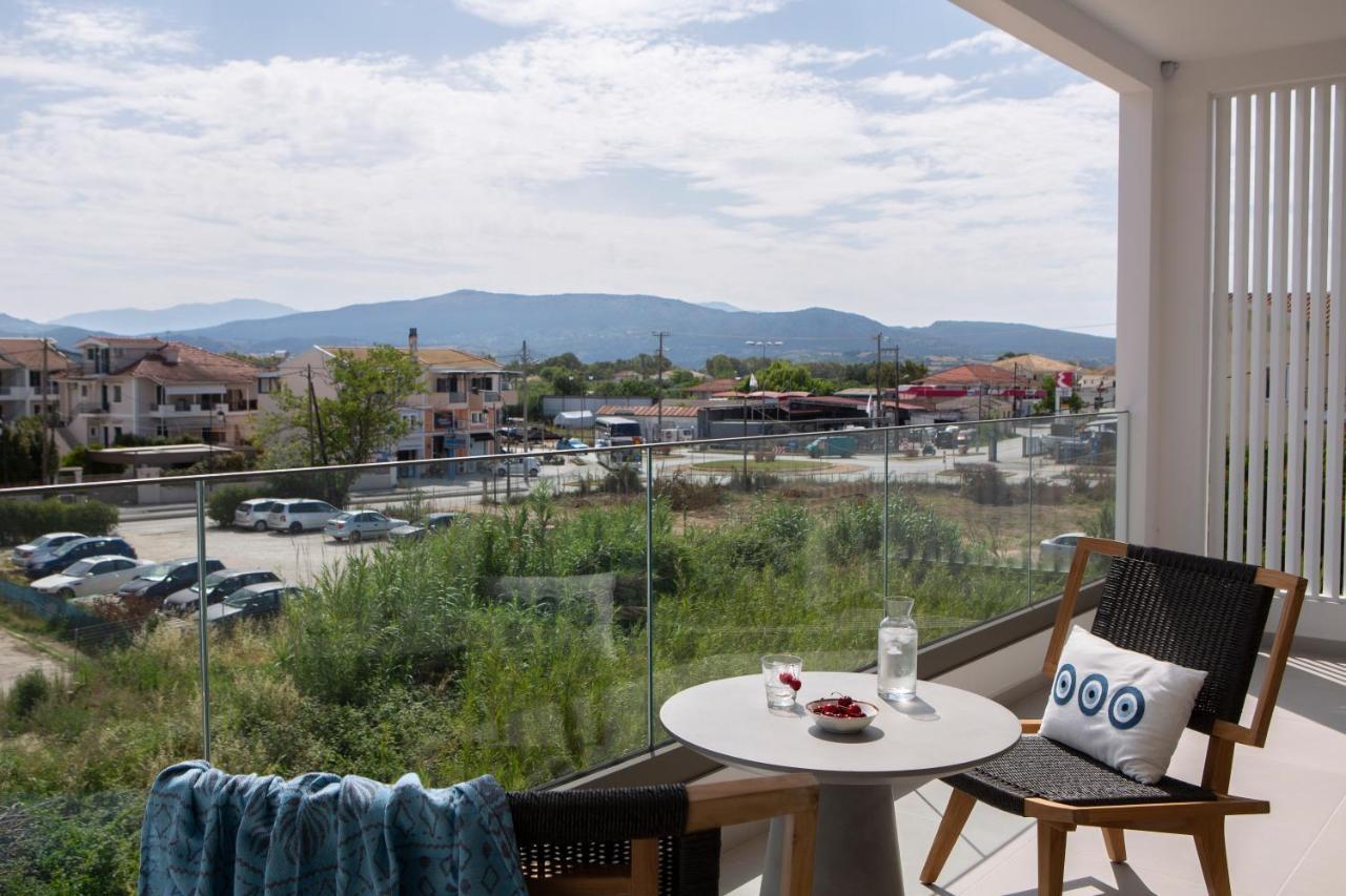 Achillion Suites Lefkada City Bagian luar foto