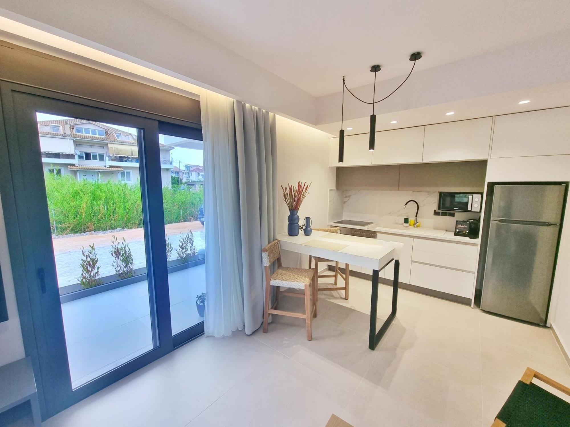 Achillion Suites Lefkada City Bagian luar foto